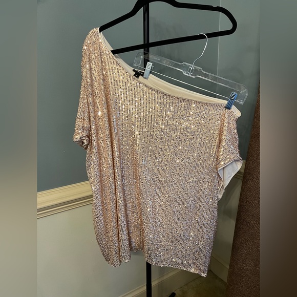 torrid Tops - Torrid Gold Sequin Off-Shoulder‎ Blouse size 3 woman’s plus new years